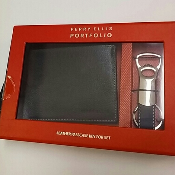 HOST PICK!!!! NWT PERRY ELLIS BLACK BIFOLD WALLET - Picture 2 of 8